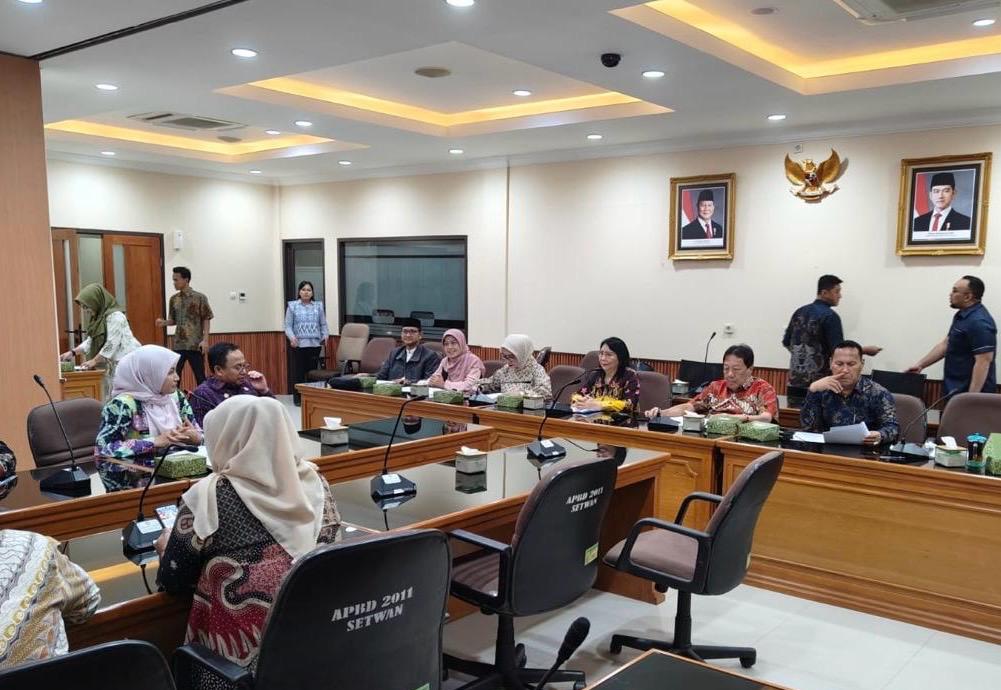 Dana RW Rp 100 Juta